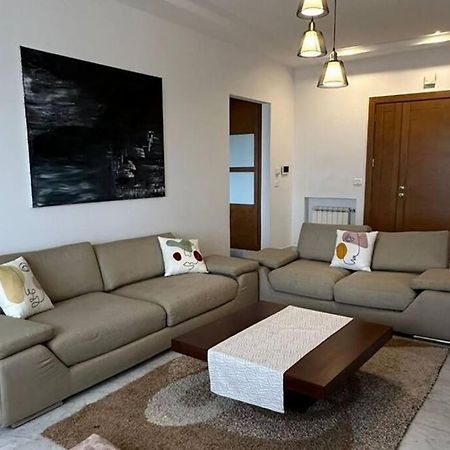 Un Tres Beau Studio Luxueux อาริอานา ภายนอก รูปภาพ
